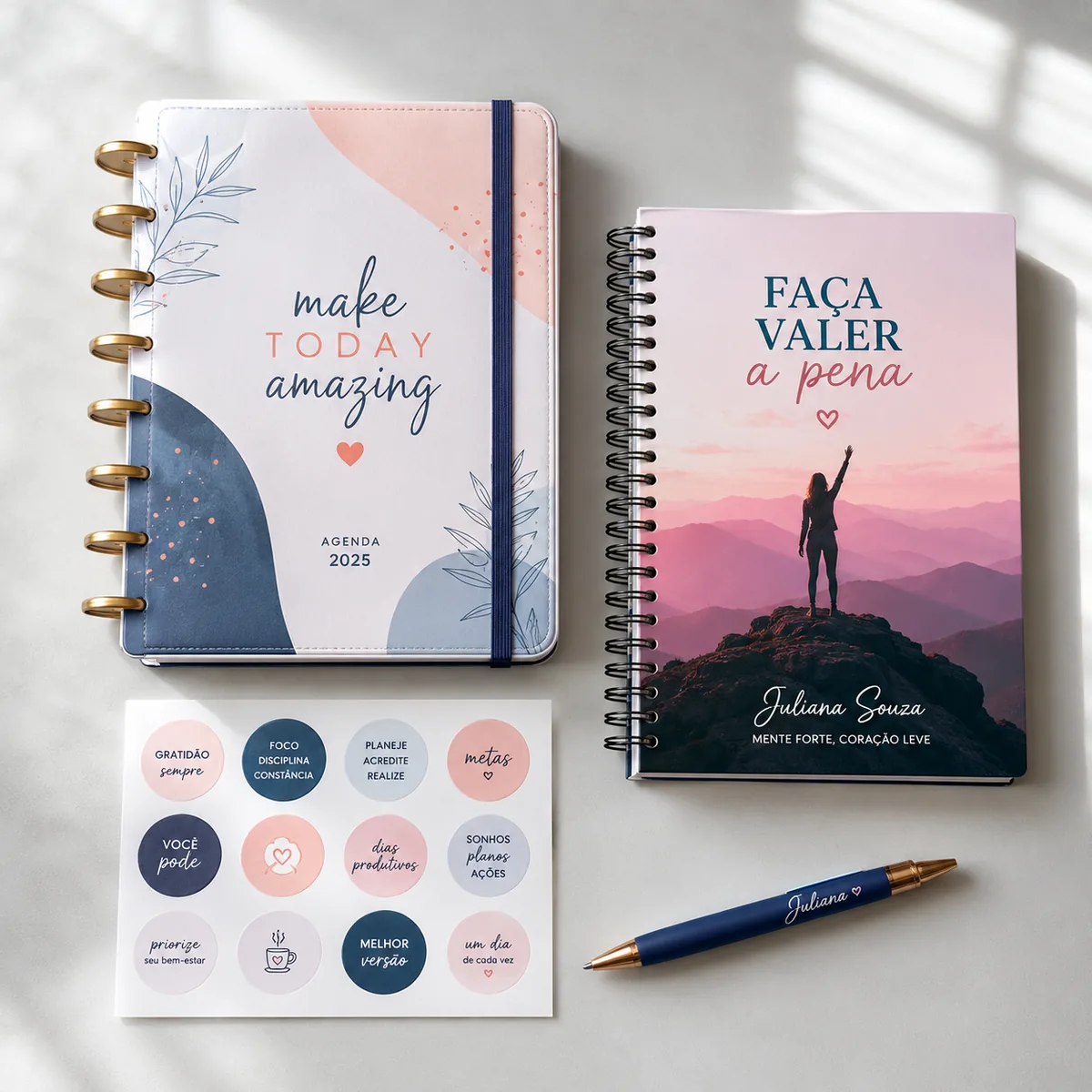 Agendas, cadernos e adesivos personalizados